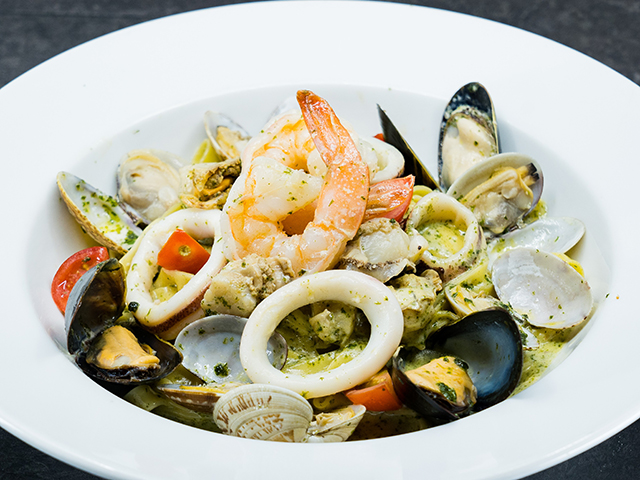 魚介のバジルクリームソースのフェットチーネ ￥2,780